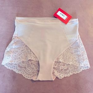 Lace shapewear panties